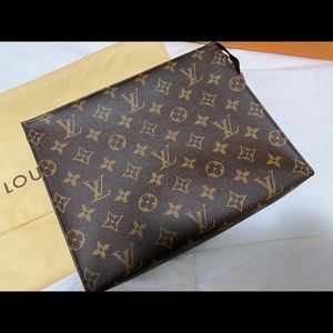 Authentic Louis Vuitton Toiletry 26